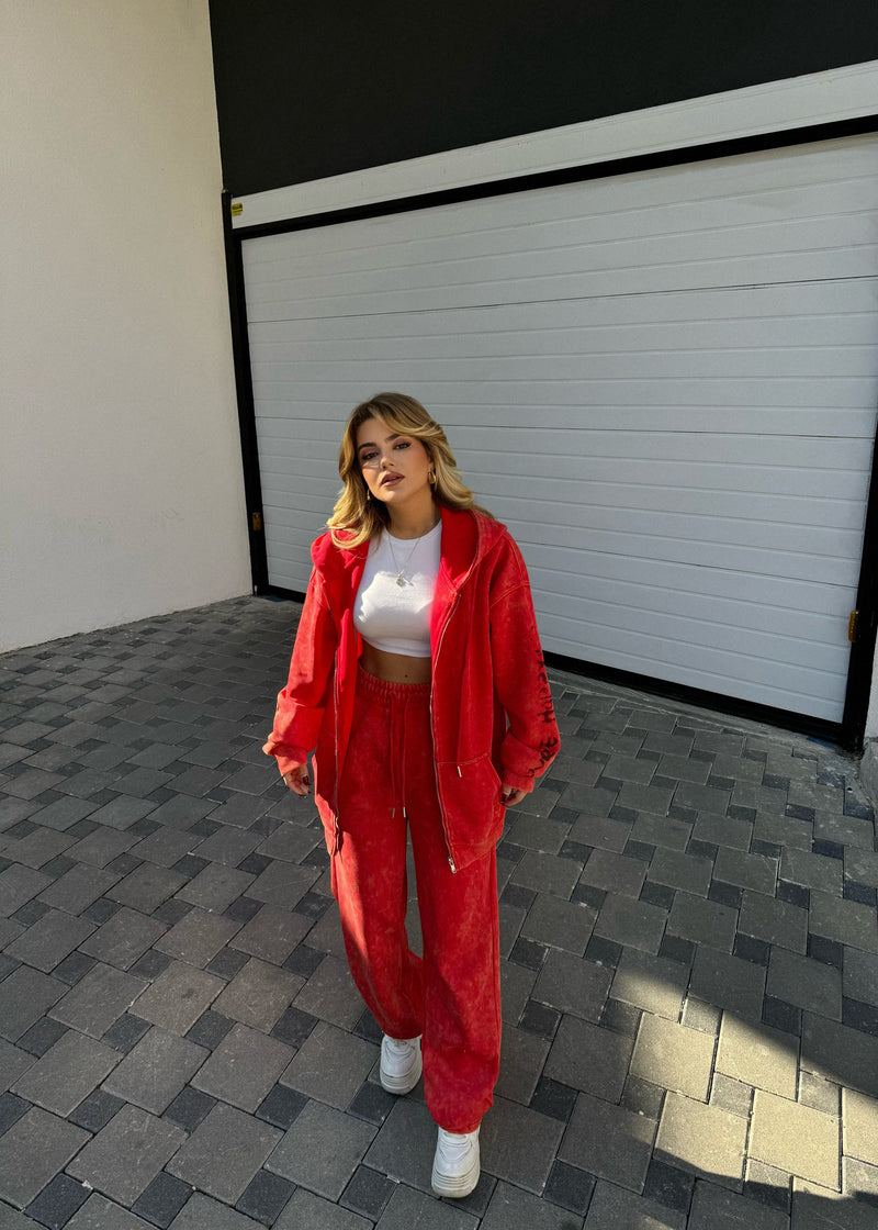 KOSTUM OVERSIZE