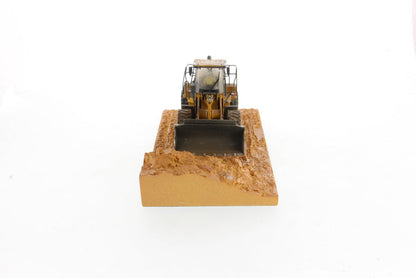 1:50 Cat® 966M Weathered Wheel Loader, Weathered Series, 85703
