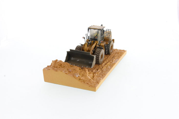 1:50 Cat® 966M Weathered Wheel Loader, Weathered Series, 85703