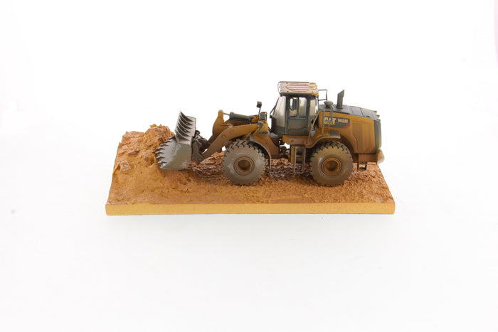 1:50 Cat® 966M Weathered Wheel Loader, Weathered Series, 85703
