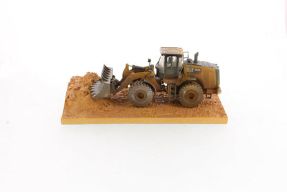 1:50 Cat® 966M Weathered Wheel Loader, Weathered Series, 85703