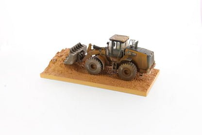 1:50 Cat® 966M Weathered Wheel Loader, Weathered Series, 85703