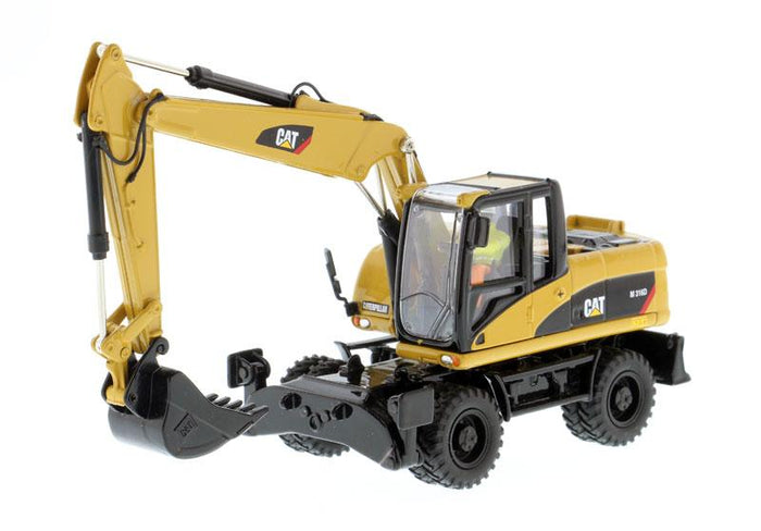 1:50 Cat® M316D Wheel Excavator Core Classics Series, 85171c