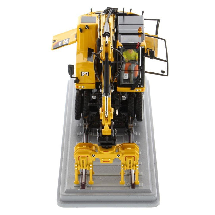 1:50 Cat® M323F Railroad Wheeled Excavator - Safety Yellow Version High Line Series, 85661