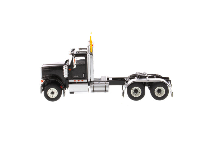 1:50 International HX520 Tandem Tractor - METALLIC BLACK, 71003
