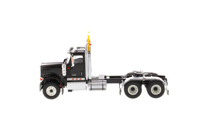 1:50 International HX520 Tandem Tractor - METALLIC BLACK, 71003