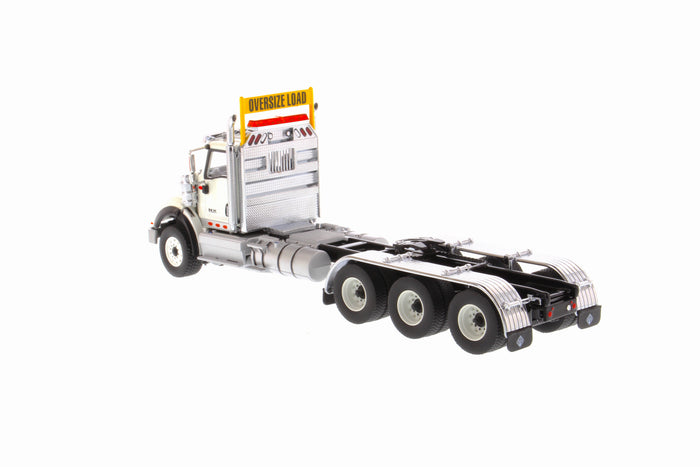 1:50 International HX620 Tridem Tractor- White, 71007