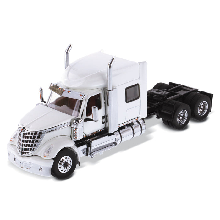1:50 International LoneStar Sleeper Cab, White, Transport Series, 71024