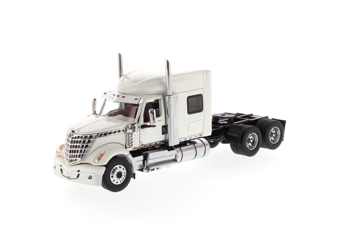1:50 International LoneStar Sleeper Cab, White, Transport Series, 71024