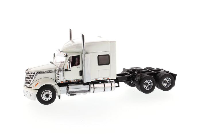 1:50 International LoneStar Sleeper Cab, White, Transport Series, 71024