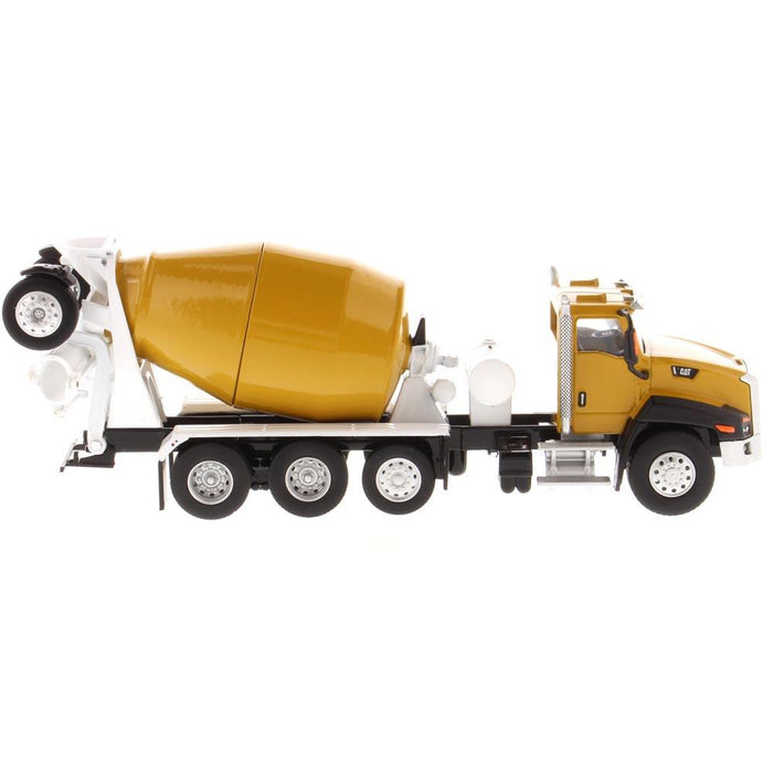 1:64 Cat® CT660 McNeilus Bridgemaster Concrete-Mixer, Metal Construction Series, 85632