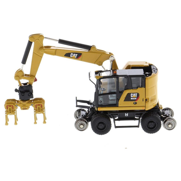 1:87 Cat® M323F Railroad Wheeled Excavator, Cat® Yellow with 3 work tools High Line Series, 85656