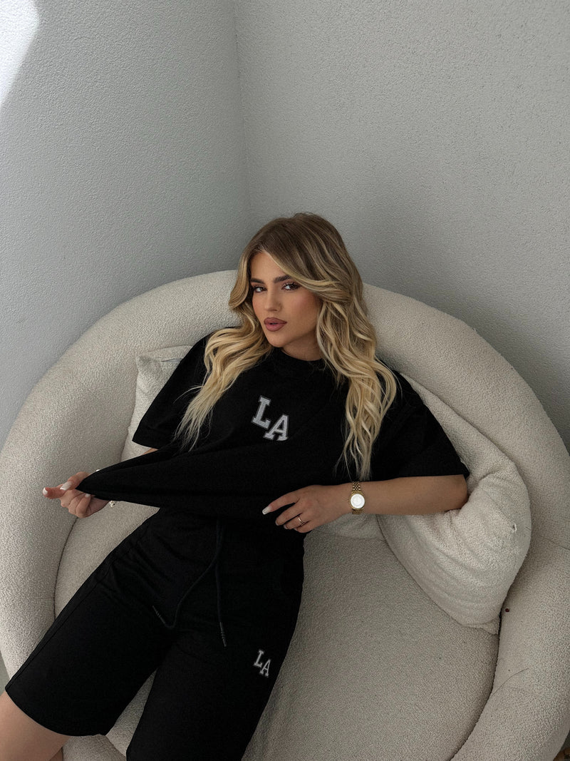 KOSTUM SPORTIV BLUZE DHE TUTA TE SHKURTERA