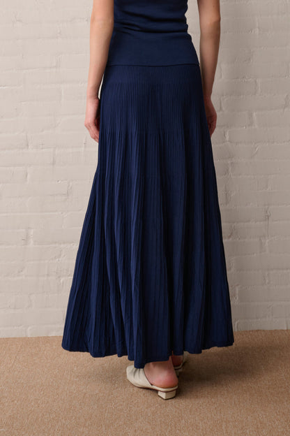 A-line maxi knit skirt