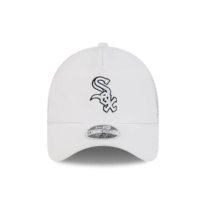Pictured is this MLB Batting Practice 2026 Chicago White Sox 9FORTY Apex cap in white. 2