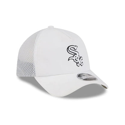 Pictured is this MLB Batting Practice 2026 Chicago White Sox 9FORTY Apex cap in white. 3