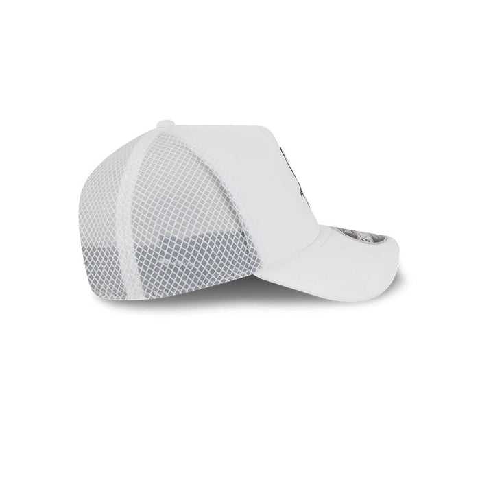 Pictured is this MLB Batting Practice 2026 Chicago White Sox 9FORTY Apex cap in white. 6