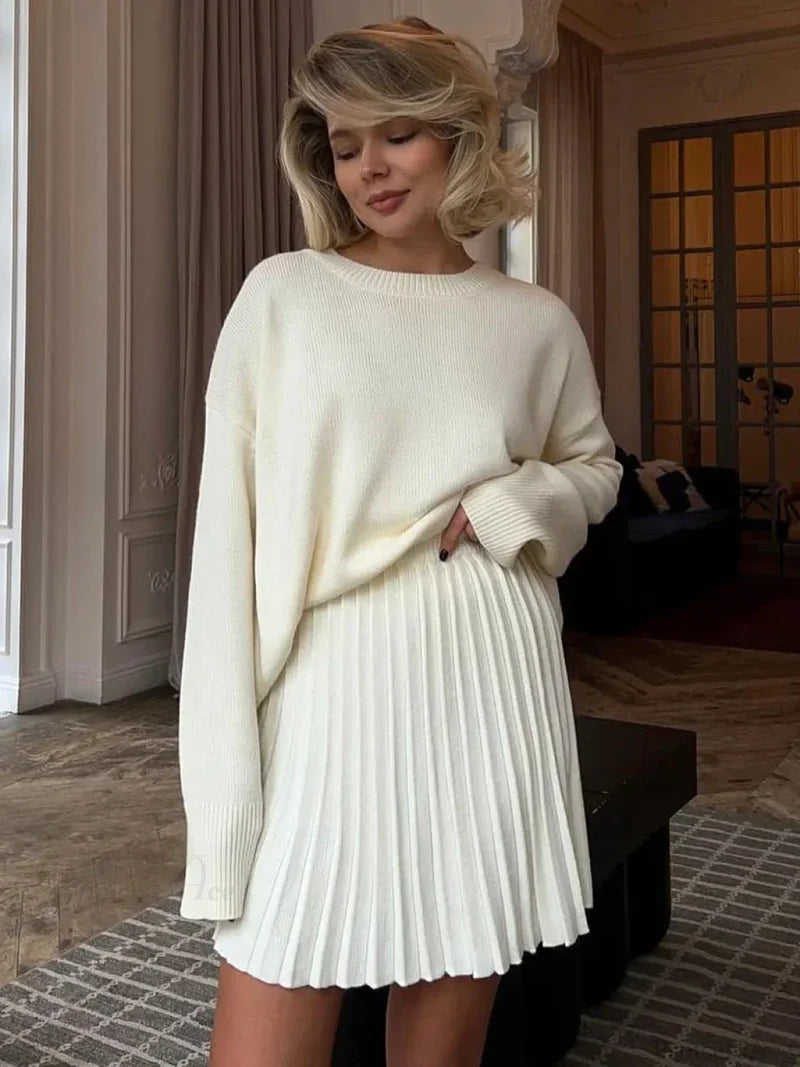 Elegant Vintage 2-Piece Skirt Sweater White / One Size
