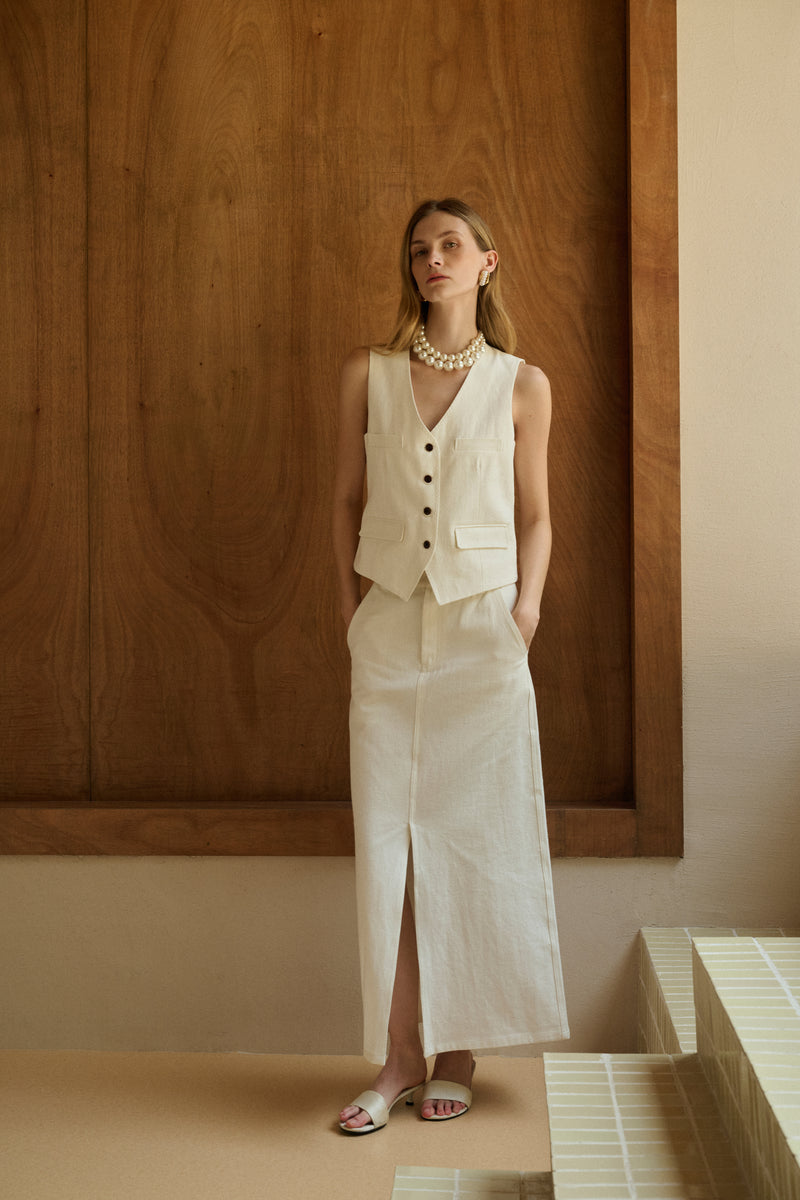 Front slit column skirt