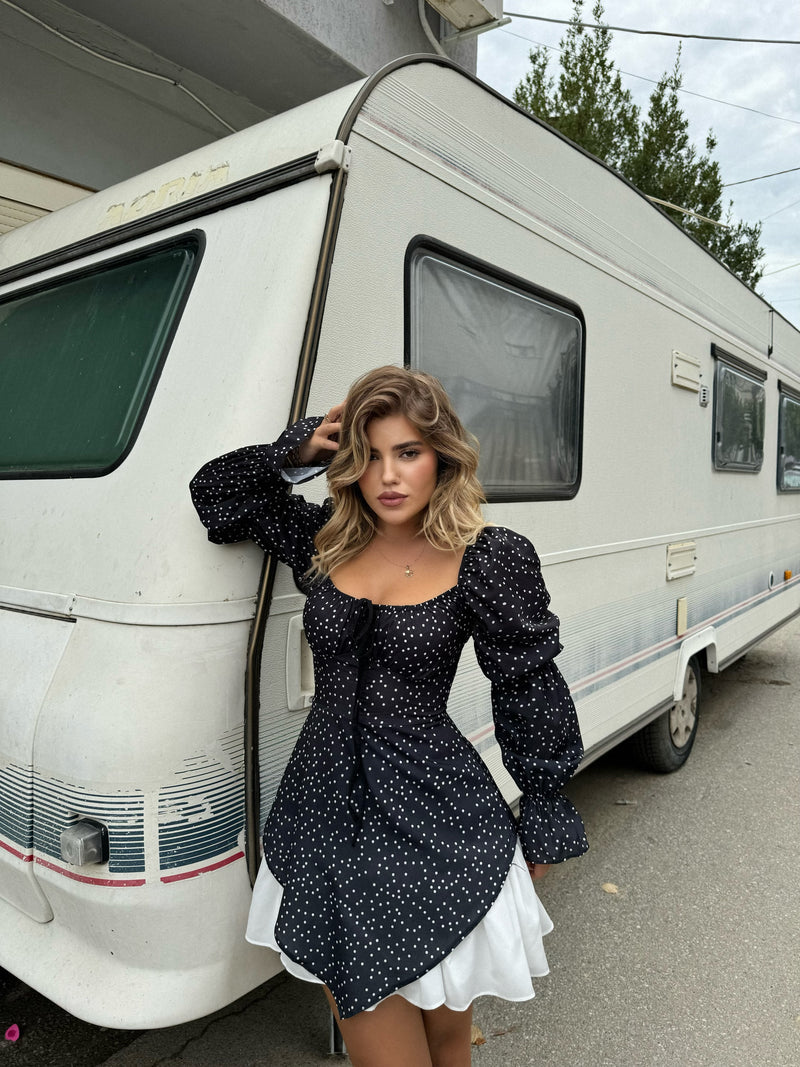FUSTAN I SHKURTER ME PIKA