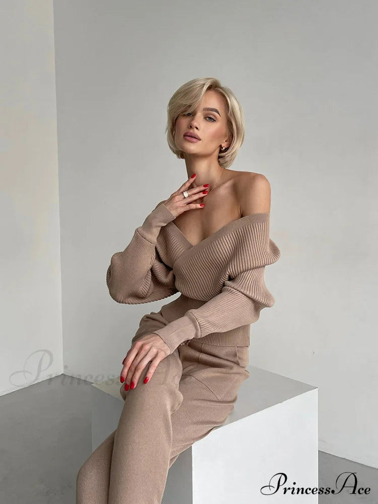 Hala Elegant Knitted Set
