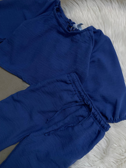 KOSTUM LINO ME BLUZE DHE TUTA TE GJATA