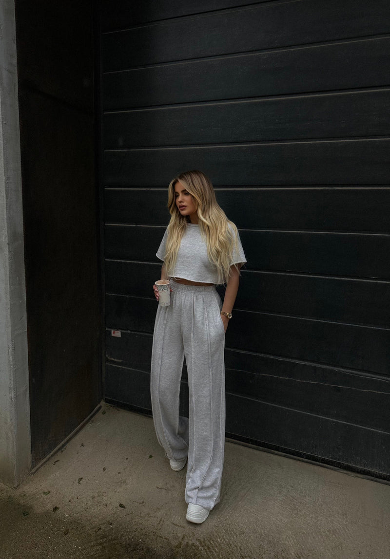 KOSTUM OVERSIZE