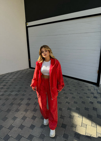 KOSTUM OVERSIZE