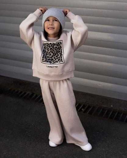 KOSTUM OVERSIZE