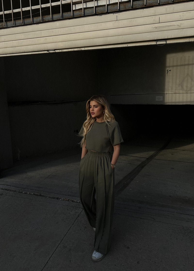 KOSTUM OVERSIZE