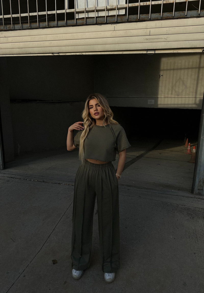 KOSTUM OVERSIZE