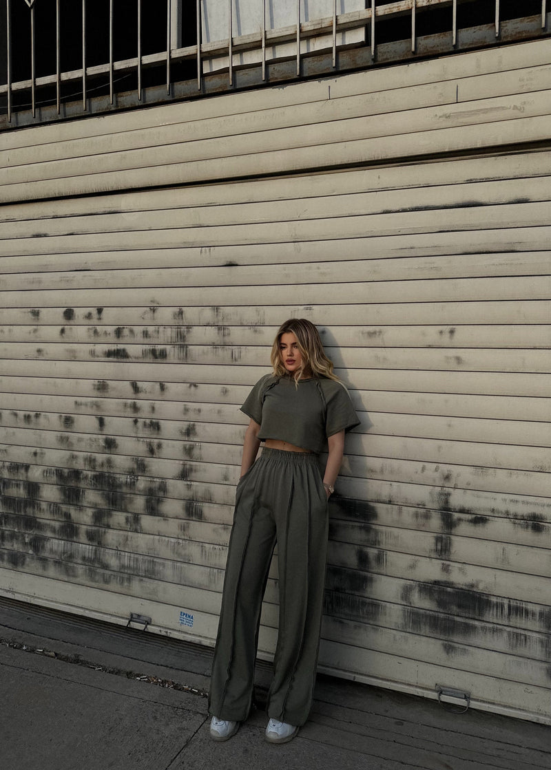 KOSTUM OVERSIZE
