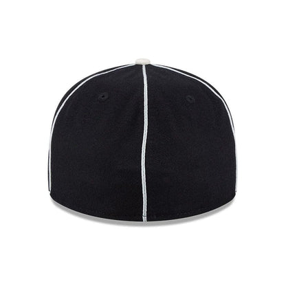 Pictured is this NHL Felt Logo LA Kings Retro Crown 59FIFTY Fitted cap in black. 7