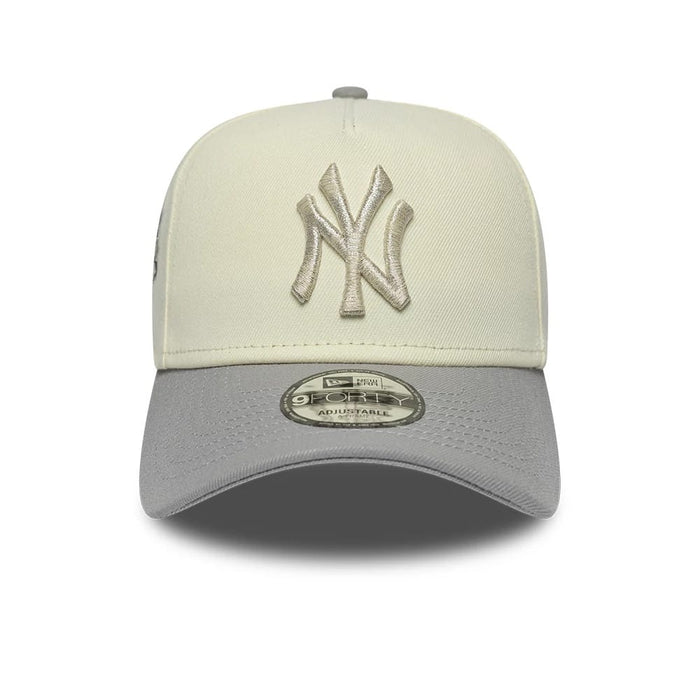 Pictured is this MLB Cooperstown New York Yankees 9FORTY A-Frame cap in white & grey. 2