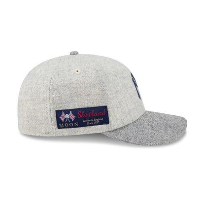 Pictured is this MLB X Moon New York Yankees 59FIFTY Fitted cap in light beige. 5