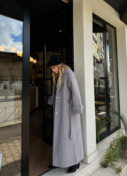 PALLTO E GJATE ME VIZA