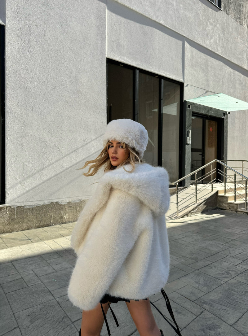 PELLUSH ME KAPUC