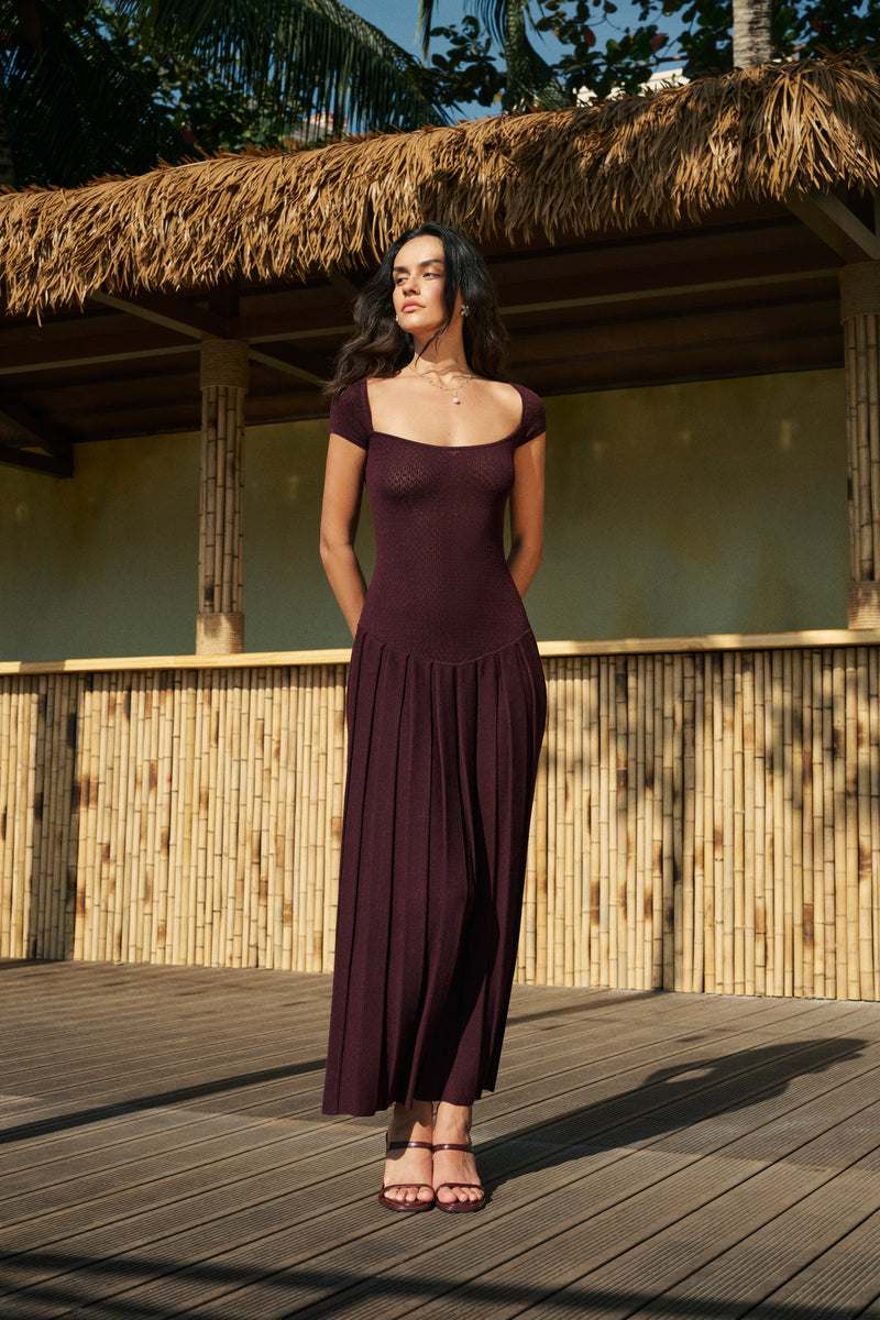 Pleated maxi knit dress