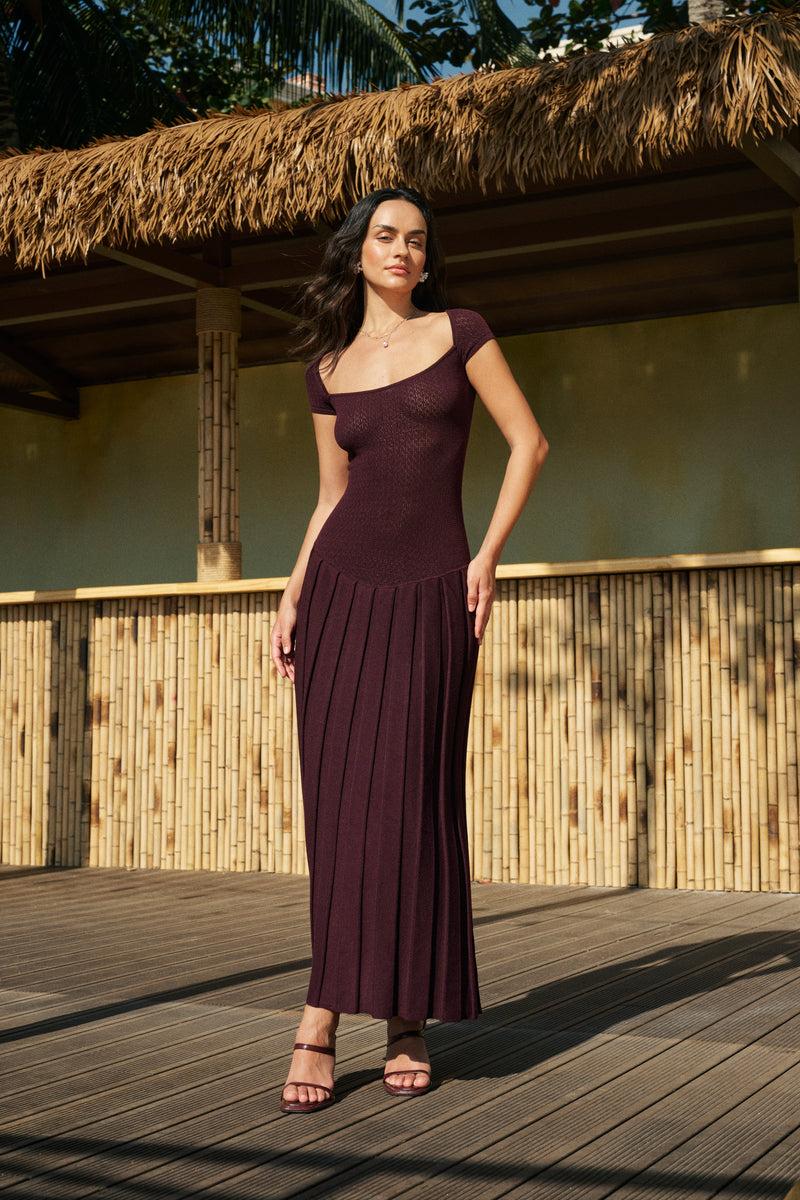 Pleated maxi knit dress