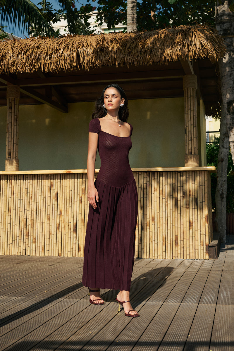 Pleated maxi knit dress