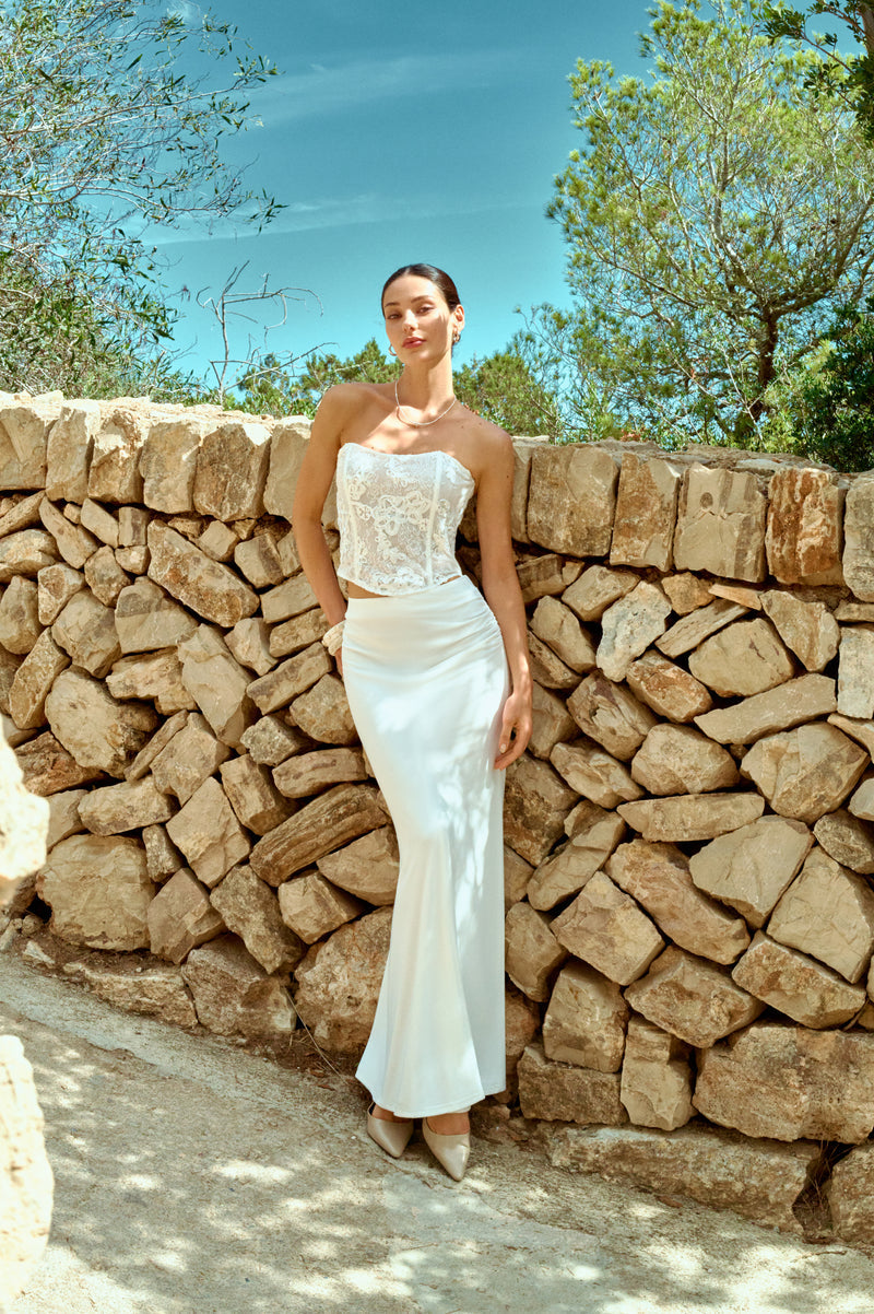 Strapless lace bustier