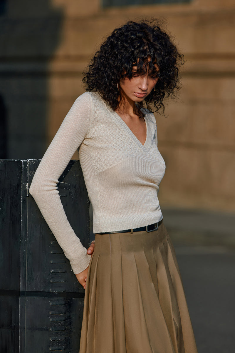 V neck slim fit sweater