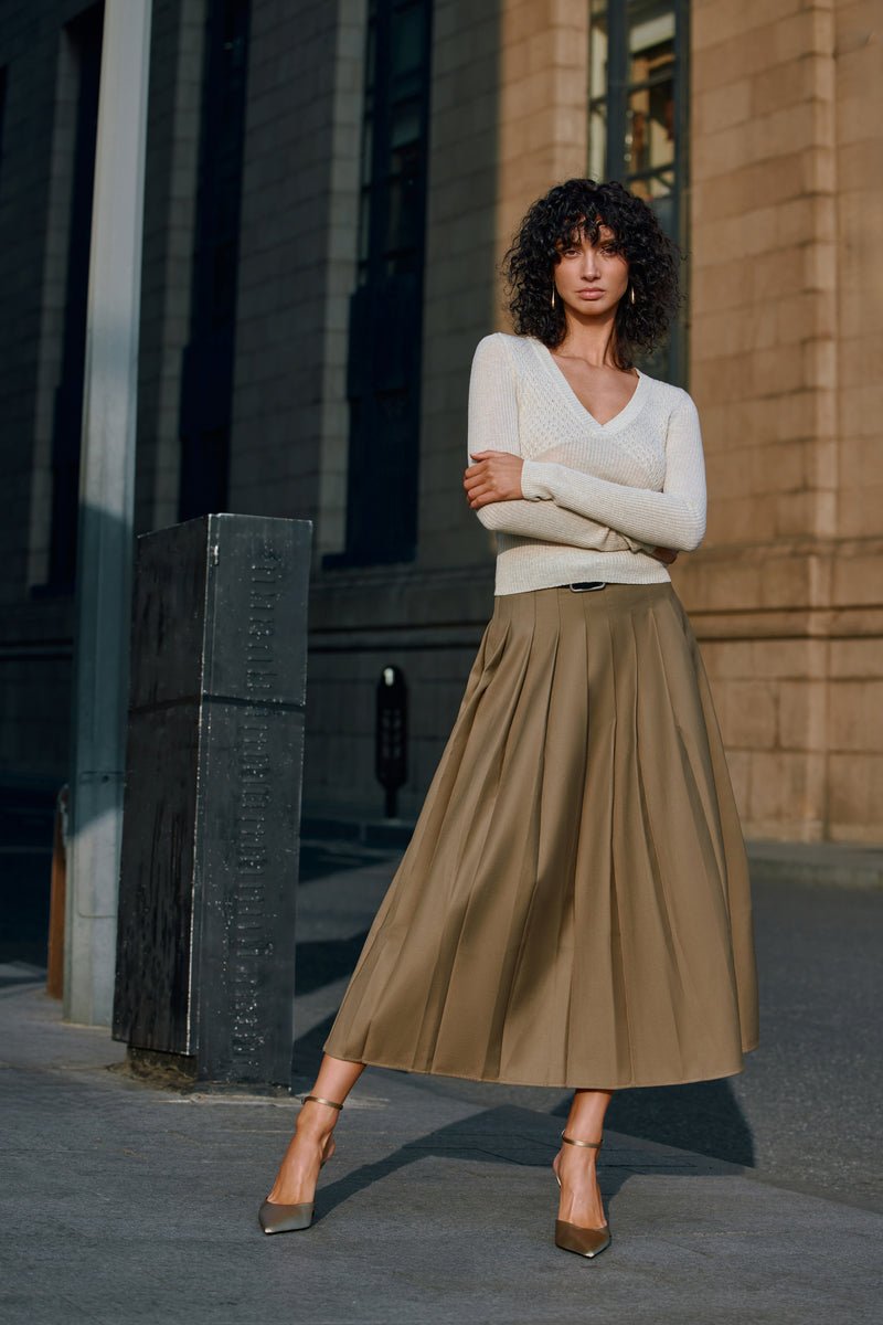 V neck slim fit sweater