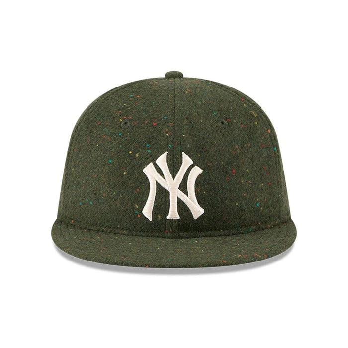 Pictured is this MLB Speckled Wool New York Yankees Retro Crown 9FIFTY cap in open green. 3