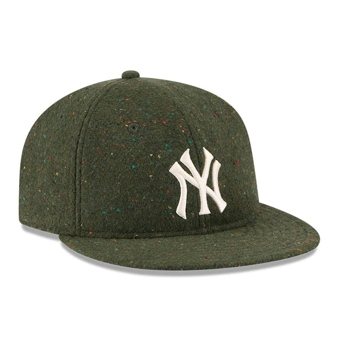 Pictured is this MLB Speckled Wool New York Yankees Retro Crown 9FIFTY cap in open green. 4