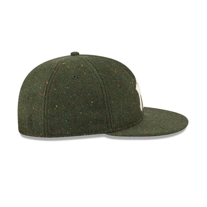 Pictured is this MLB Speckled Wool New York Yankees Retro Crown 9FIFTY cap in open green. 7